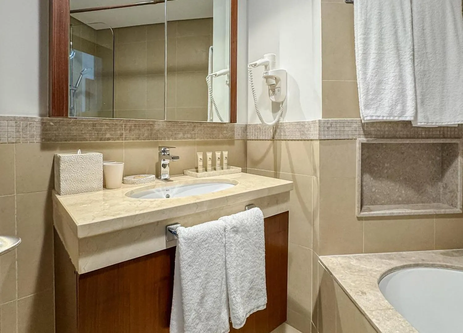 Dubai Mall Direct Access Apartment - Burj Vista